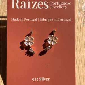NWT Raizes Silver Floral Earrings made in Portugal